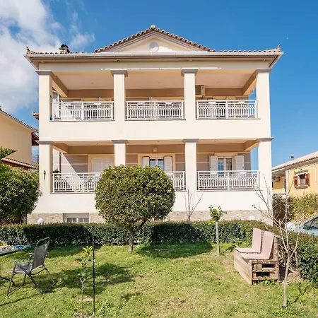 아파트 Eleni's Cozy In Tsilivi *