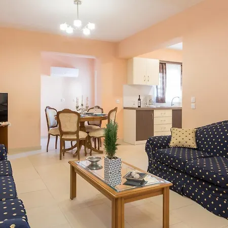 Eleni's Cozy In Tsilivi