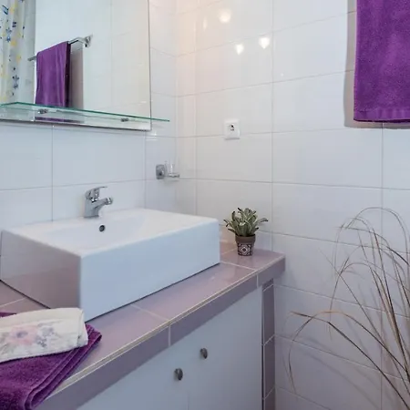 Eleni's Cozy In Tsilivi Apartment Gaitani